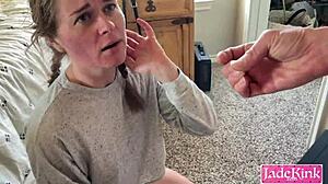 Η μισογυνική έφηβη παίρνει σκληρή κυριαρχία από τον αγόρι της σε HD βίντεο