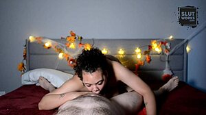 Blowjob Interracial Amatur: Babe Payudara Besar Menghisap Zakar Besar pada Halloween