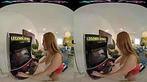 Doživite vznemirjenje virtualne resničnosti z zapeljivim povabilom Vralluresa v njen osebni igralni prostor