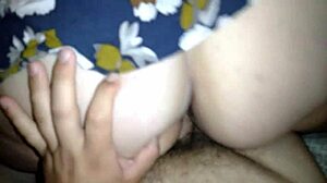 Uma chupada de perto com BBWs e um sexo anal apertado por um amador